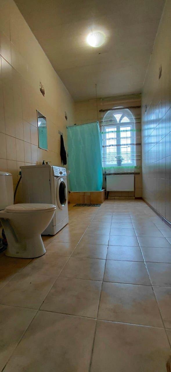 Ванна кімната з пральною машиною у центрі Рестарт+